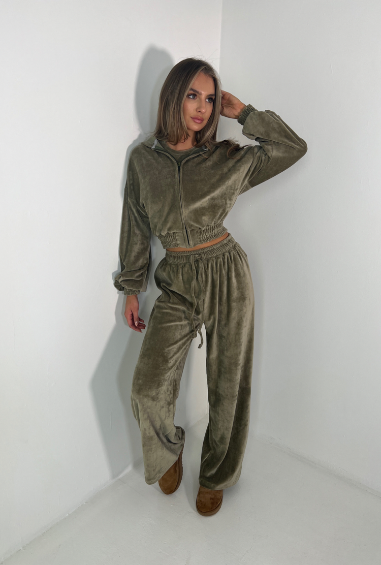 ZIP UP Tracksuit Set with Wide Leg Joggers in Velour – Etoile Luxe