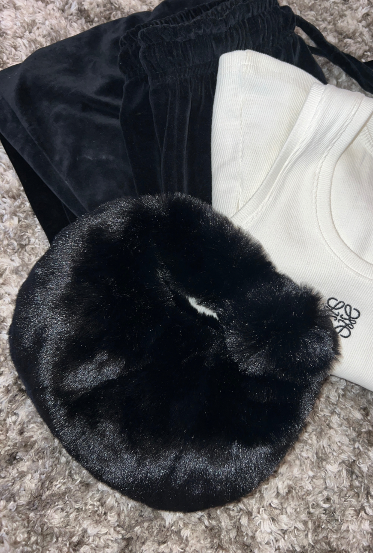 Fluffy Bag in Black
